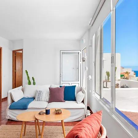 Canary Casita Next To The Atlantic Ocean